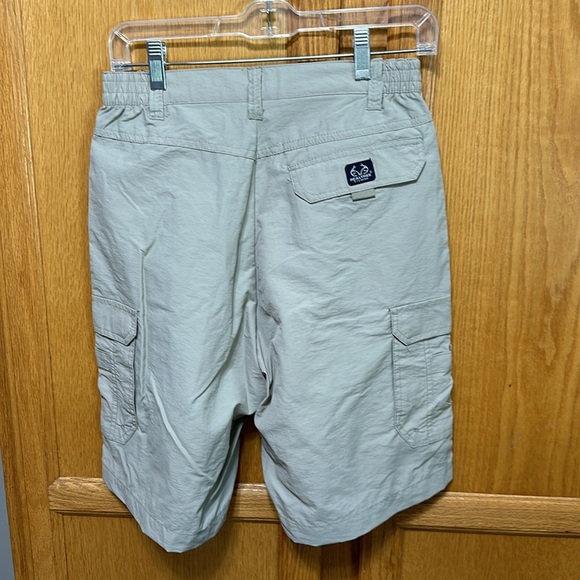 1. Real Tree Fishing Men’s cargo shorts - Picture 2 of 2